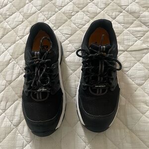 Steel toe CAT ( caterpillar) work shoes